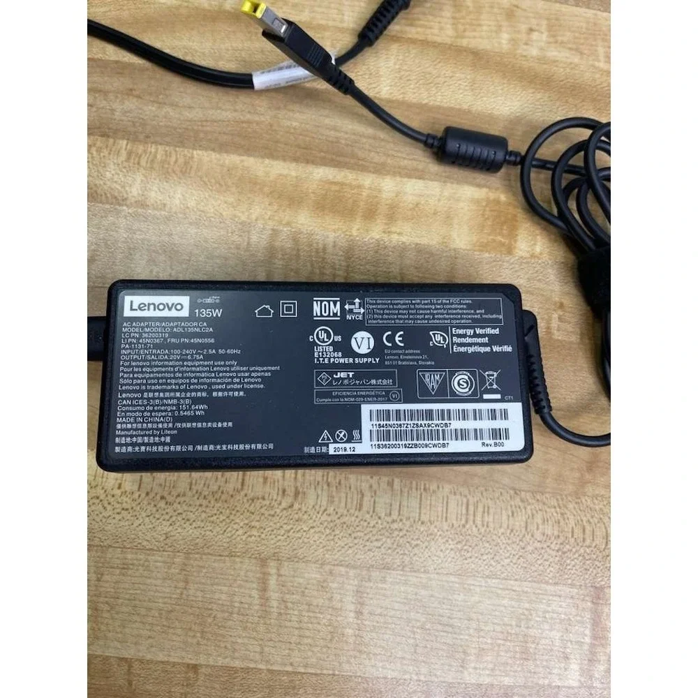 Genuine LENOVO 135W 20V 6.75A ADL135NLC2A 45N0367 45N0556 AC Adapter Charger